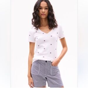 Tommy Hilfiger Allover Flag V-Neck Favorite T Shirt Large‎ Cotton Y2K Preppy